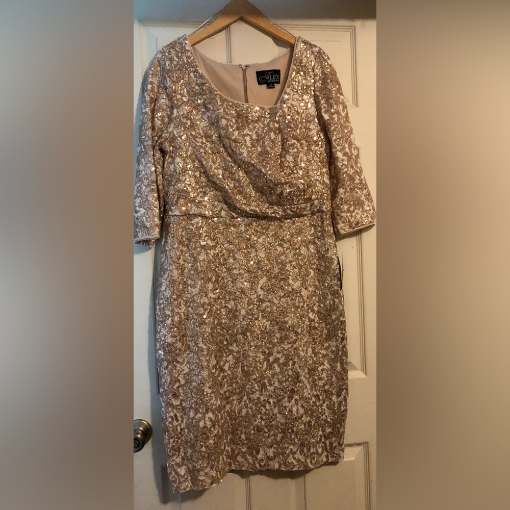 Evening 3/4 length sleeve